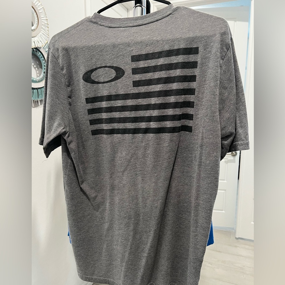 Oakley - Medium - Short sleeve - American flag shirt